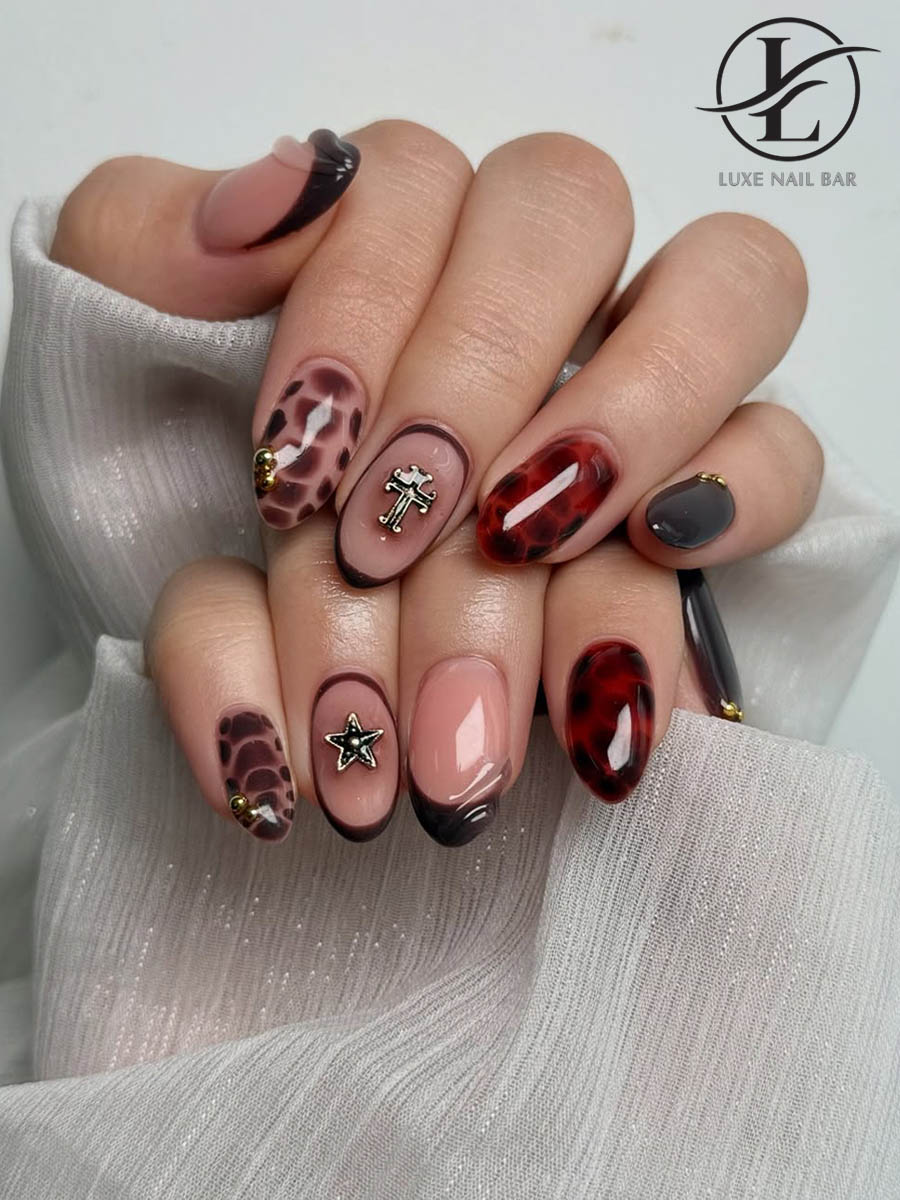 Luxe Nail Bar 